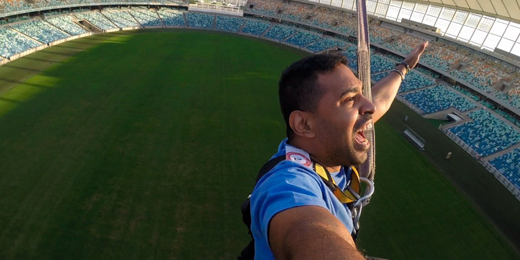 "Bungee jump" no estádio de Durban, que recebeu sete jogos da Copa do Mundo de 2010, na África do Sul.