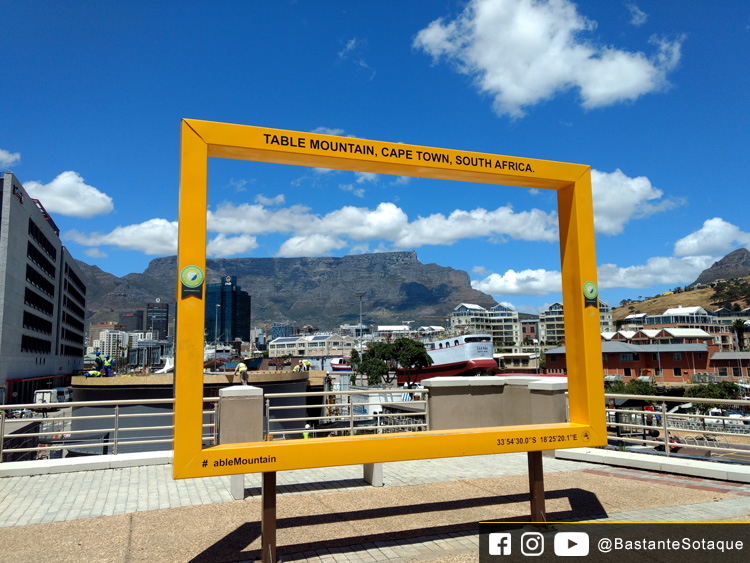 V&A Waterfront - Silo District - Moldura amarela - Cidade do Cabo/Cape Town, África do Sul