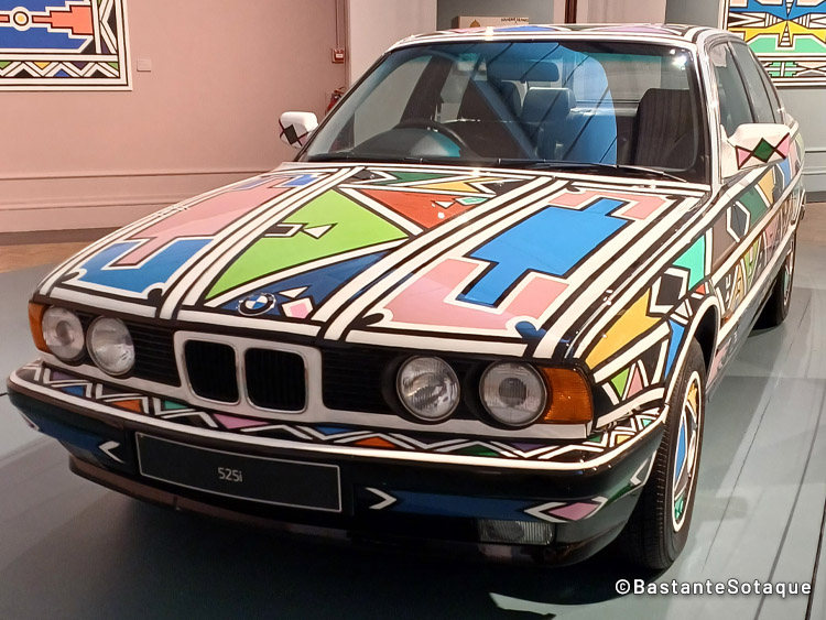 BMW Art Car - Esther Mahlangu - South African National Gallery - Cidade do Cabo, África do Sul
