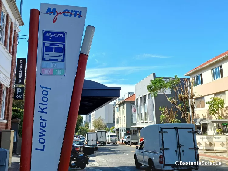 Ponto de ônibus MyCiti - Cidade do Cabo, África do Sul